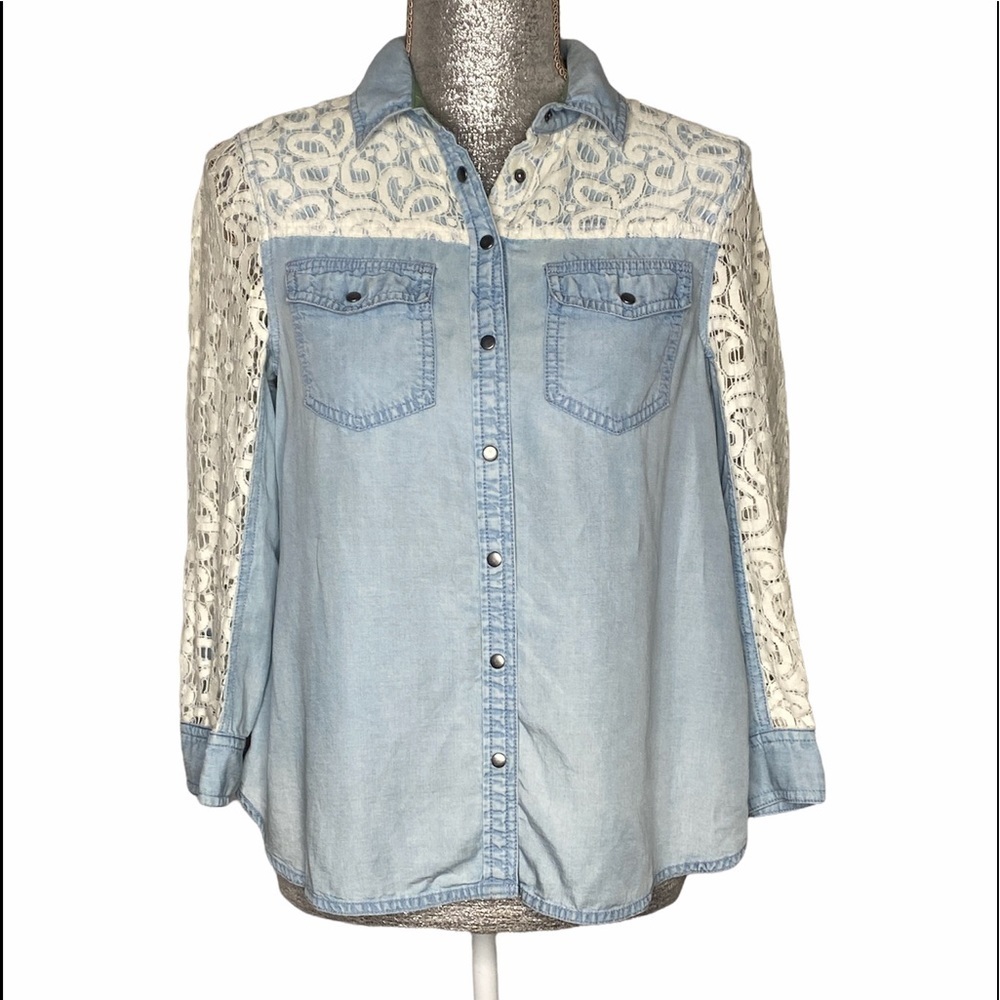 Postmark Anthropologie Chambray & Lace Shirt Size 0